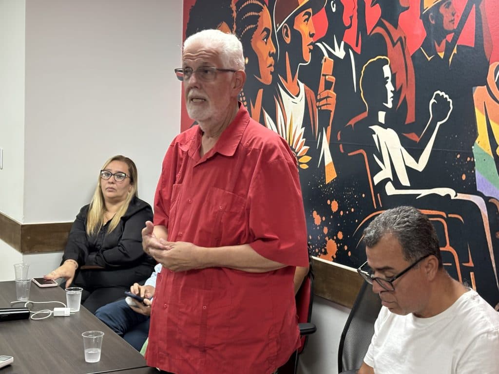 “O PT tem que disputar o programa de governo”, conclamou Jorge Solla em plenária
