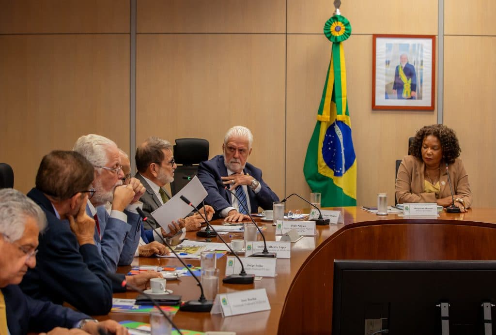 Solla articula agenda de dirigentes da UFBA no Ministério da Cultura para viabilizar reforma de alas da Faculdade de Medicina