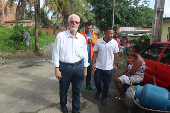 Ação social na comunidade Bosque Imperial de Inema, em Salvador