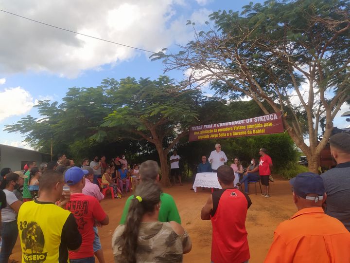 Entrega de trator na Comunidade da Sinzoca, em Vitória da Conquista