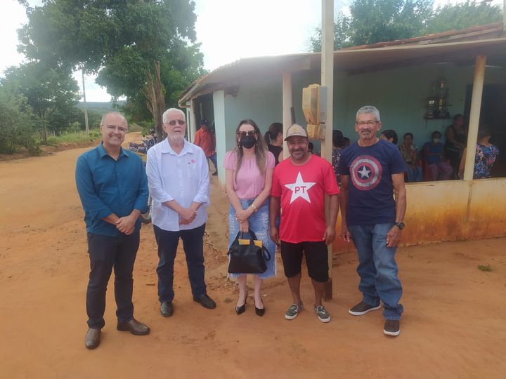 Entrega de trator na Comunidade da Sinzoca, em Vitória da Conquista