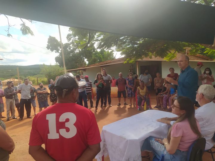 Entrega de trator na Comunidade da Sinzoca, em Vitória da Conquista