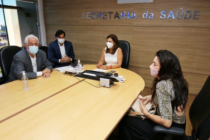 Reunião na Secretaria de Saúde do Estado (Sesab)