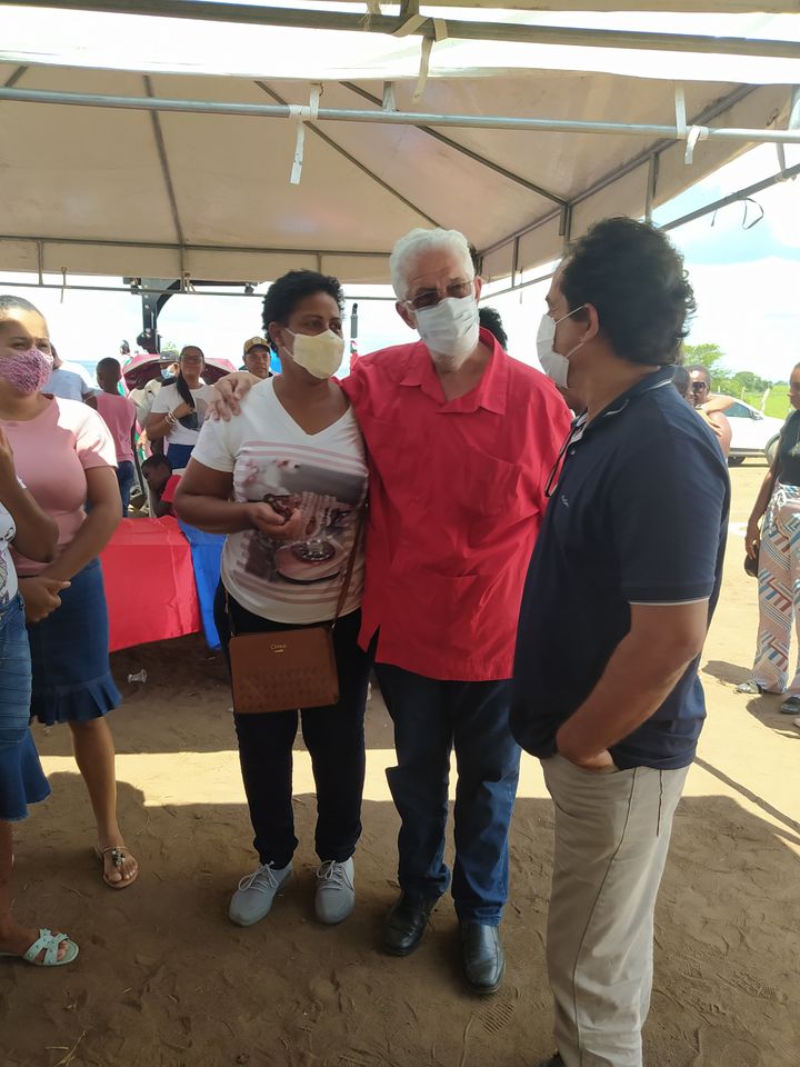 Entrega de trator na Comunidade Rural de Antas, St. Estêvão