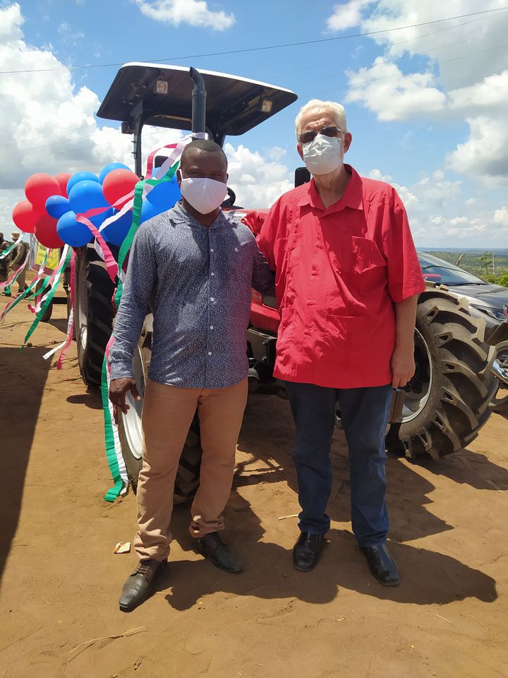 Entrega de trator na Comunidade Rural de Antas, St. Estêvão