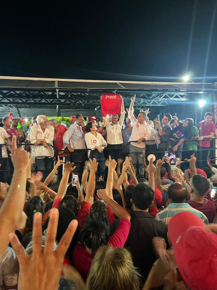 Caminhada e comício com o #TimeDeLula em #Jequié